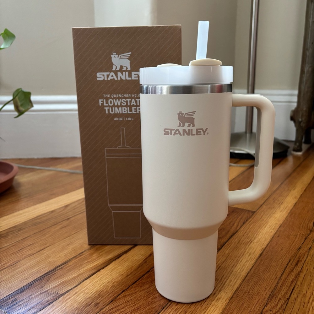Stanley 40 oz Cream Tumbler with Handle